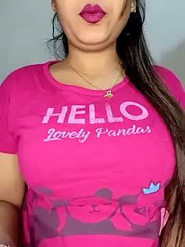 Shanaya Hotty online show from December 2025 09:00:01 PM