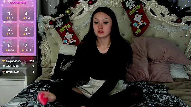 Snapshot of MiriaamWhite chatting on January 2025 10:23:01 PM MiriaamWhite online show from January 2025 10:23:01 PM