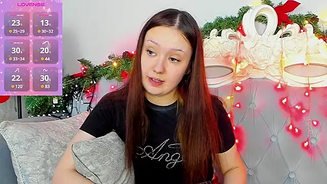 Snapshot of MiriaamWhite chatting on January 2025 01:53:01 PM MiriaamWhite online show from January 2025 01:53:01 PM