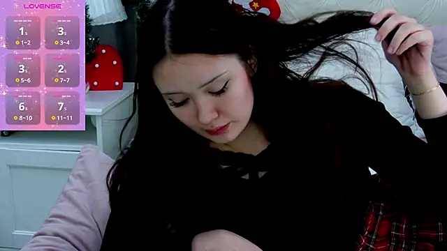 Snapshot of MiriaamWhite chatting on January 2025 02:26:01 PM MiriaamWhite online show from January 2025 02:26:01 PM