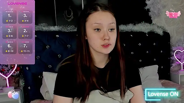 Snapshot of MiriaamWhite chatting on January 2025 05:08:01 PM MiriaamWhite online show from January 2025 05:08:01 PM