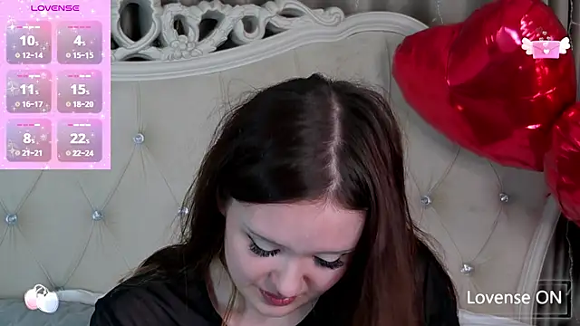Snapshot of MiriaamWhite chatting on February 2025 02:26:01 PM MiriaamWhite online show from February 2025 02:26:01 PM