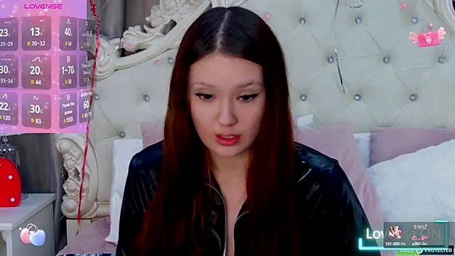 Snapshot of MiriaamWhite chatting on February 2025 02:31:02 PM MiriaamWhite online show from February 2025 02:31:02 PM