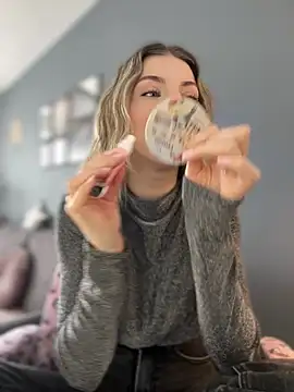 Mia Ethan online show from March 2026 07:37:02 AM