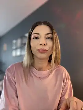 Mia Ethan online show from April 2026 10:02:02 AM