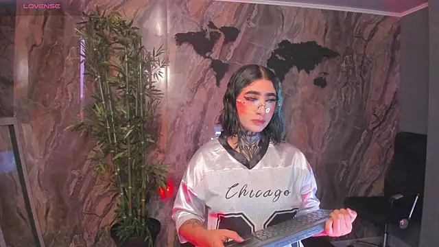 Alahia Dangelo online show from April 2026 02:14:02 PM