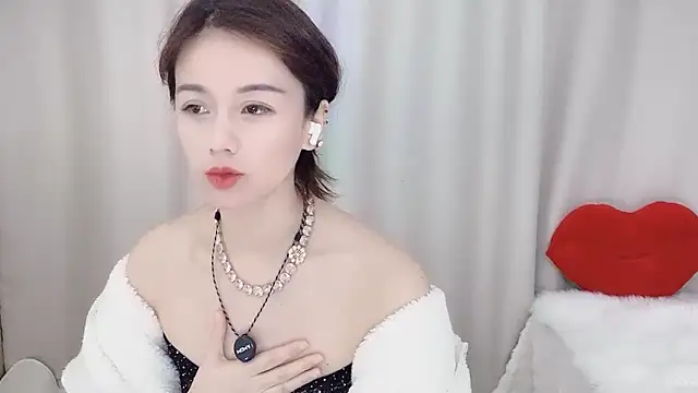 Snapshot of Alina-688- chatting on January 2025 02:40:01 AM Alina-688- online show from January 2025 02:40:01 AM
