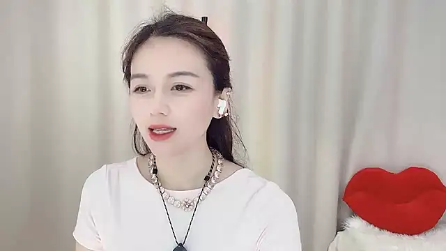 Snapshot of Alina-688- chatting on January 2025 12:34:02 AM Alina-688- online show from January 2025 12:34:02 AM