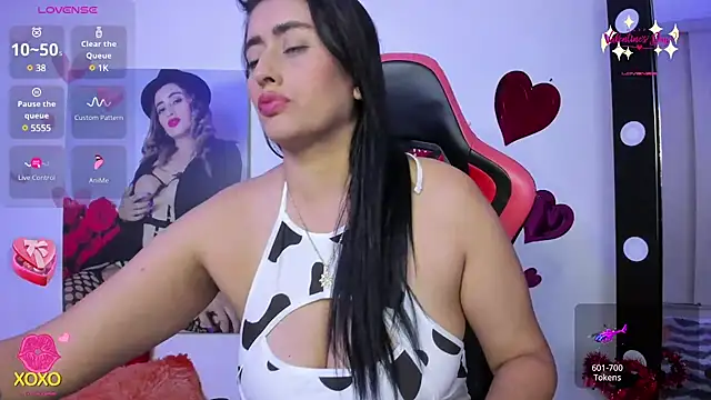 vaiolet triana online show from February 2025 04:47:01 PM