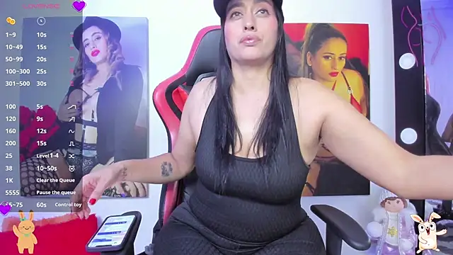 vaiolet triana online show from February 2025 03:15:02 PM