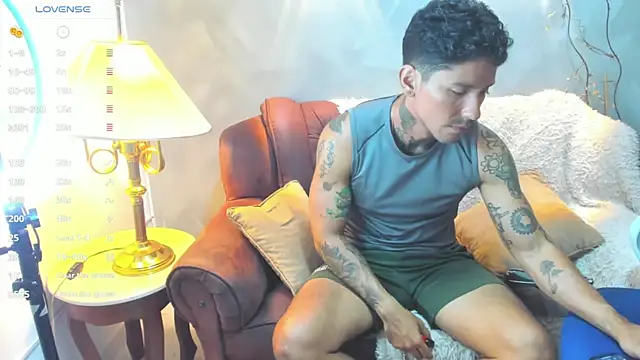 Snapshot of Dylanstonne chatting on January 2025 12:49:01 AM Dylanstonne online show from January 2025 12:49:01 AM