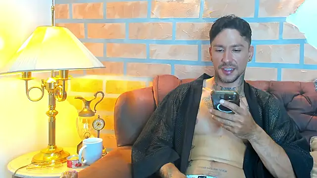 Snapshot of Dylanstonne chatting on January 2025 10:19:01 PM Dylanstonne online show from January 2025 10:19:01 PM