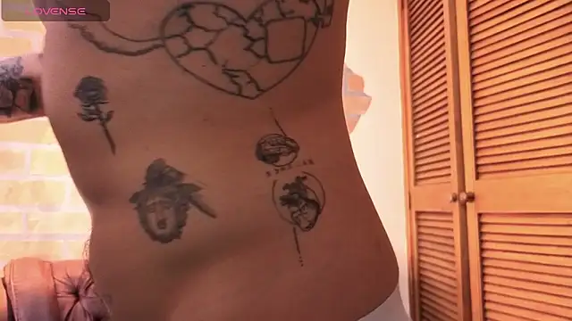 Snapshot of Dylanstonne chatting on December 2025 09:01:02 PM Dylanstonne online show from December 2025 09:01:02 PM