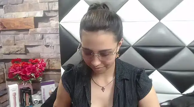 Snapshot of Tammy_Blackk chatting on January 2025 03:01:02 PM Tammy Blackk online show from January 2025 03:01:02 PM