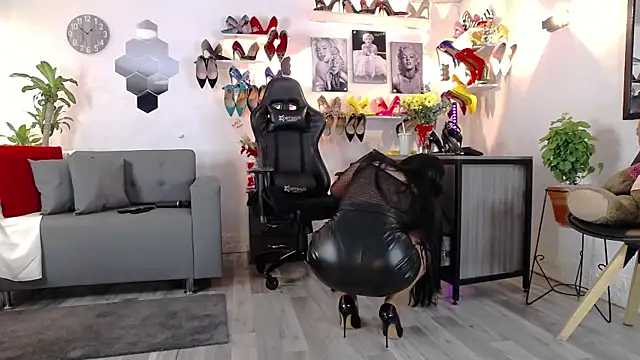 Snapshot of Carlajohnson chatting on March 2026 03:43:01 AM Carlajohnson online show from March 2026 03:43:01 AM