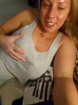 Sparkle2206 online show from November 2025 01:20:02 AM