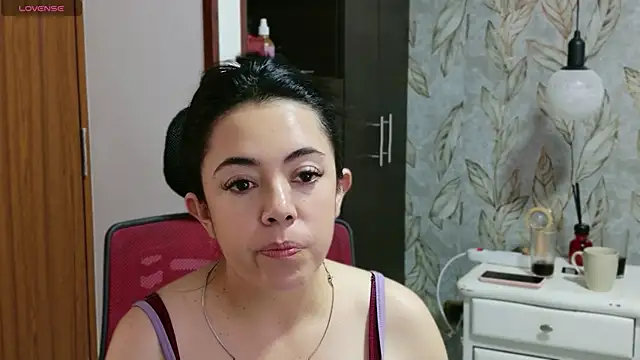 Bella fournier online show from April 2026 08:50:02 PM