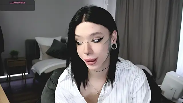 Snapshot of Dasha_M chatting on April 2026 11:37:01 AM Dasha M online show from April 2026 11:37:01 AM