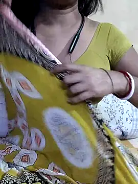 Snapshot of yoursweety09 chatting on September 2025 12:43:01 AM yoursweety09 online show from September 2025 12:43:01 AM