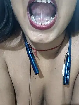 Snapshot of yoursweety09 chatting on January 2026 08:19:02 AM yoursweety09 online show from January 2026 08:19:02 AM