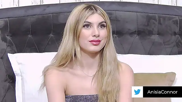 Snapshot of AnisiaConnor chatting on October 2025 06:16:02 PM AnisiaConnor online show from October 2025 06:16:02 PM