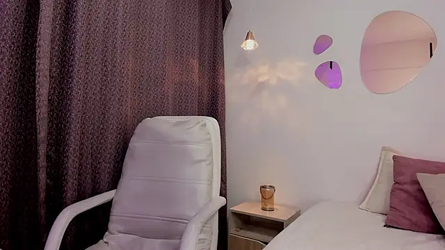 Vioolletta online show from October 2025 07:00:01 PM