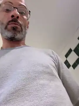 Snapshot of KBD85 chatting on October 2025 09:59:01 PM KBD85 online show from October 2025 09:59:01 PM