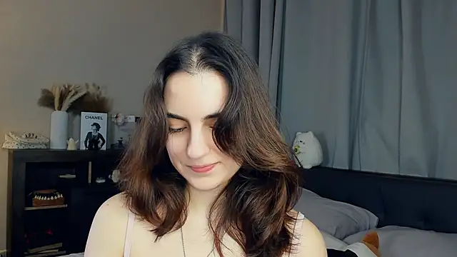 DracosMoon online show from November 2025 07:08:02 AM