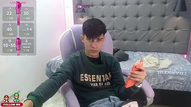 Snapshot of Dyla_n18 chatting on January 2025 11:30:01 PM Dyla n18 online show from January 2025 11:30:01 PM