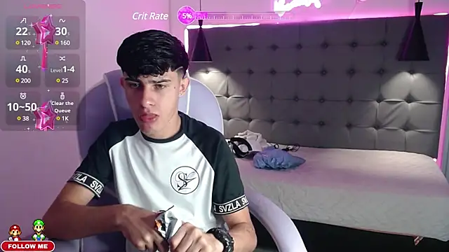 Snapshot of Dyla_n18 chatting on February 2025 11:01:02 PM Dyla n18 online show from February 2025 11:01:02 PM