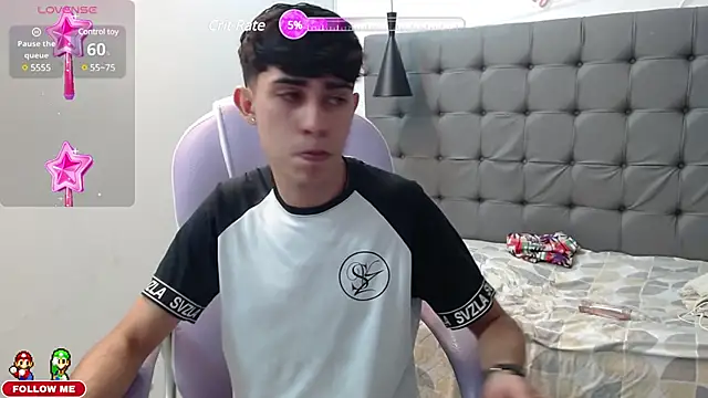 Snapshot of Dyla_n18 chatting on February 2025 11:19:02 PM Dyla n18 online show from February 2025 11:19:02 PM