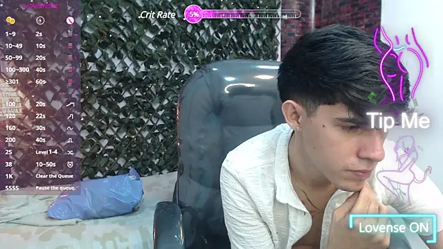 Snapshot of Dyla_n18 chatting on March 2025 01:49:01 AM Dyla n18 online show from March 2025 01:49:01 AM