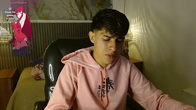 Snapshot of Dyla_n18 chatting on September 2025 09:40:02 PM Dyla n18 online show from September 2025 09:40:02 PM