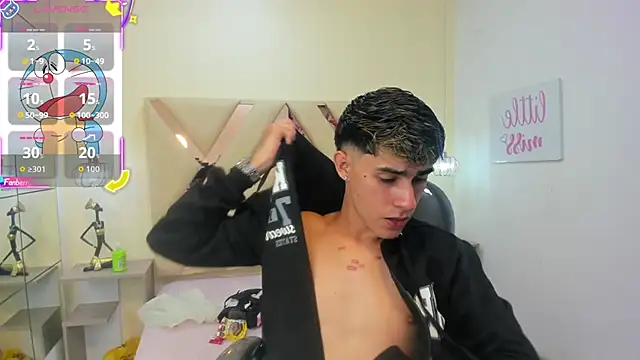 Snapshot of Dyla_n18 chatting on September 2025 09:52:02 PM Dyla n18 online show from September 2025 09:52:02 PM