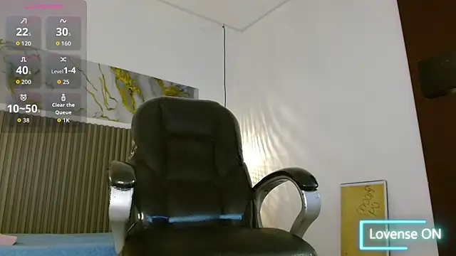 Dyla n18 online show from November 2025 05:55:02 PM