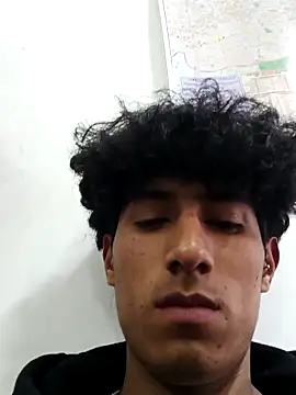 Snapshot of alexander32r chatting on September 2025 08:21:02 PM alexander32r online show from September 2025 08:21:02 PM