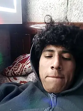 Snapshot of alexander32r chatting on September 2025 05:11:02 AM alexander32r online show from September 2025 05:11:02 AM