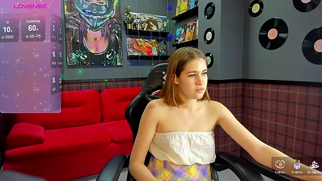 Jennifer Wadee online show from December 2024 11:22:02 AM