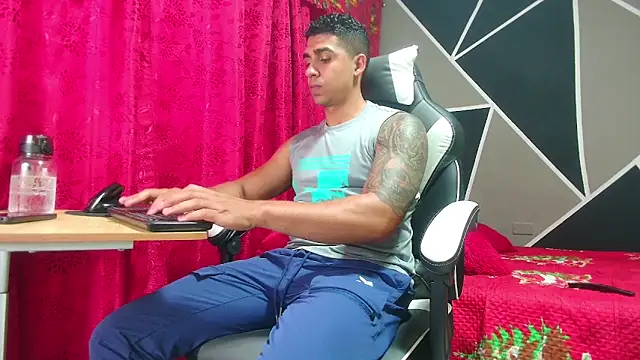 astrom greyy online show from January 2026 08:36:01 PM