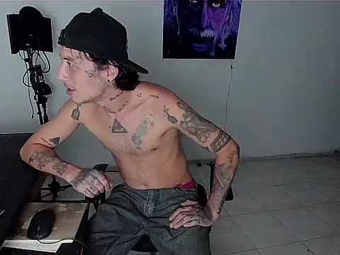Snapshot of patrik_tattoo_ chatting on October 2025 03:09:02 AM patrik tattoo online show from October 2025 03:09:02 AM