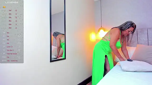 tutu milf online show from January 2025 07:06:02 PM