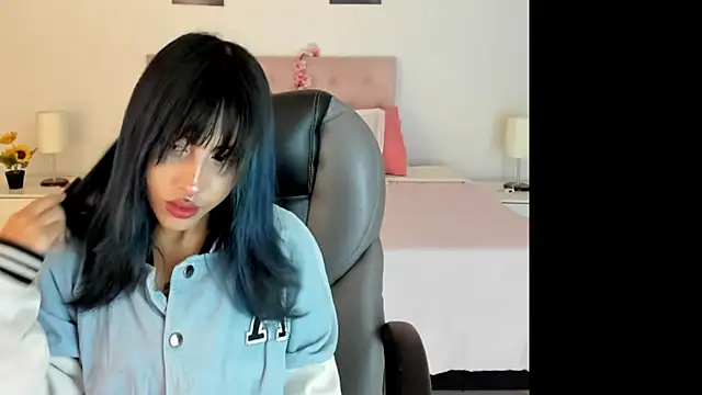 Snapshot of Kitty_Pam chatting on March 2025 04:45:01 AM Kitty Pam online show from March 2025 04:45:01 AM