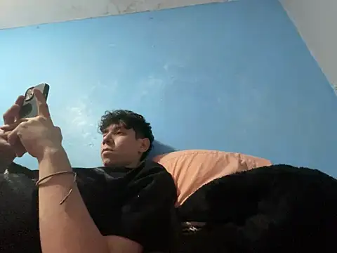 Snapshot of Omaaaaaaa00001 chatting on February 2025 07:24:02 PM Omaaaaaaa00001 online show from February 2025 07:24:02 PM