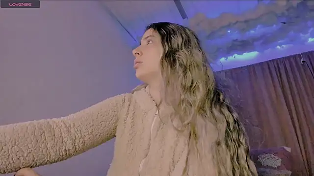 Lauu G online show from March 2025 03:21:02 AM