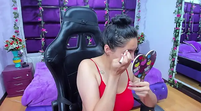 ChloeeTompson  online show from February 2025 02:37:01 AM