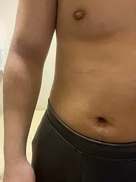 YU-KI00 online show from December 2025 12:11:02 PM