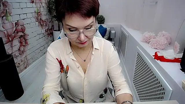 Snapshot of Cutie_Asya chatting on January 2025 08:47:01 AM Cutie Asya online show from January 2025 08:47:01 AM
