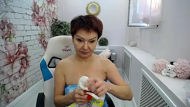 Snapshot of Cutie_Asya chatting on October 2025 04:24:01 AM Cutie Asya online show from October 2025 04:24:01 AM