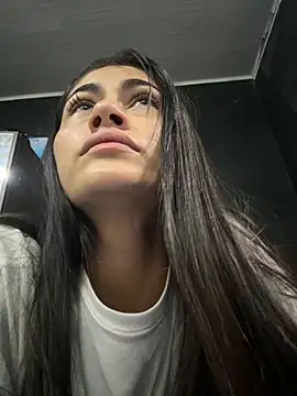Snapshot of emilie_xx_ chatting on September 2025 01:01:01 PM emilie xx online show from September 2025 01:01:01 PM