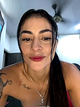 Snapshot of emilie_xx_ chatting on September 2025 02:44:02 PM emilie xx online show from September 2025 02:44:02 PM